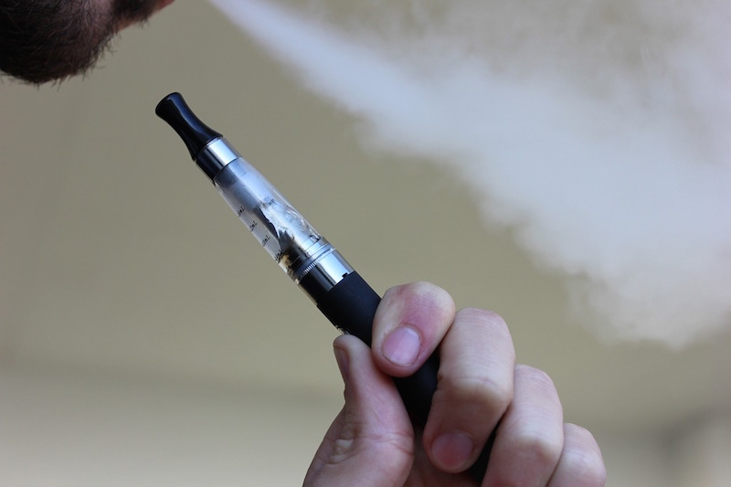 Vape shop insurance - Shows an e-cigarette